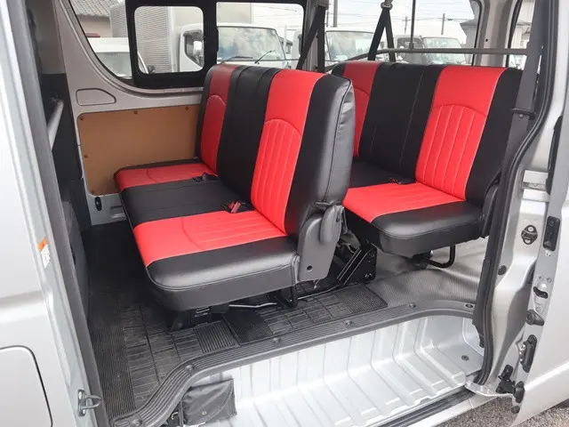 トヨタ ハイエースバン 3BF-TRH200V(2WD)の写真14