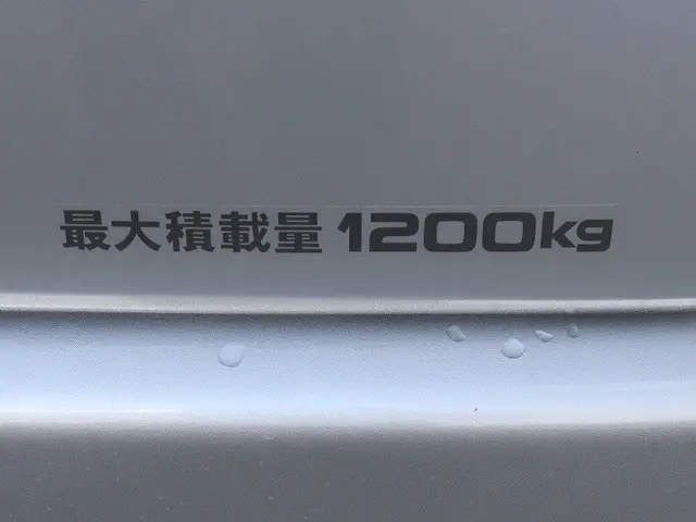 トヨタ ハイエースバン 3BF-TRH200V(2WD)の写真22