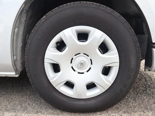 トヨタ ハイエースバン 3BF-TRH200V(2WD)の写真26