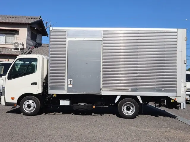 トヨタ ダイナ 2RG-XZU712(2WD)の写真9