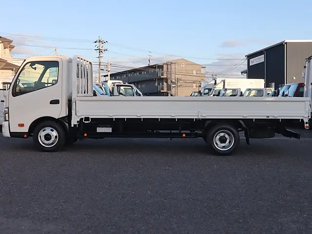 トヨタ ダイナ 2RG-XZU722(2WD)の写真9