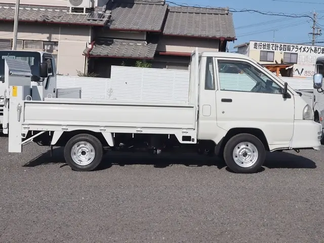 トヨタ タウンエーストラック GK-KM75(2WD)の写真8