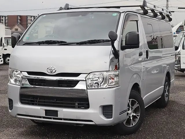 トヨタ ハイエースバン QDF-GDH201V(2WD)の写真1