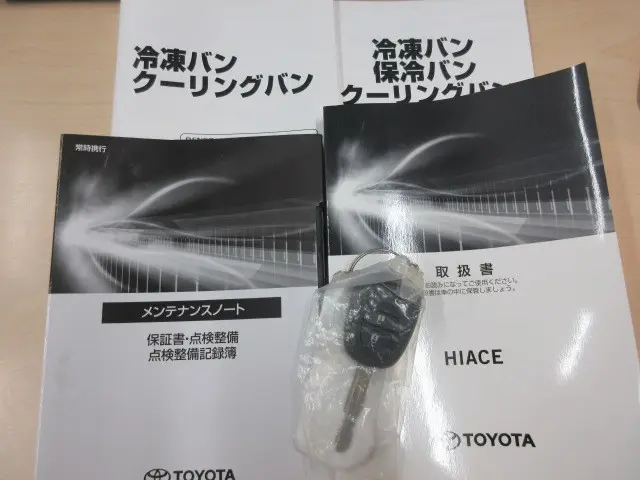 トヨタ ハイエースバン 3DF-GDH201V(2WD)の写真6