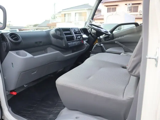 日野 デュトロ 2RG-XZU710M(2WD)の写真32