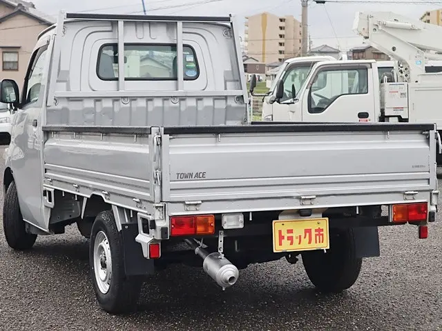 トヨタ タウンエーストラック DBF-S402U(2WD)の写真7