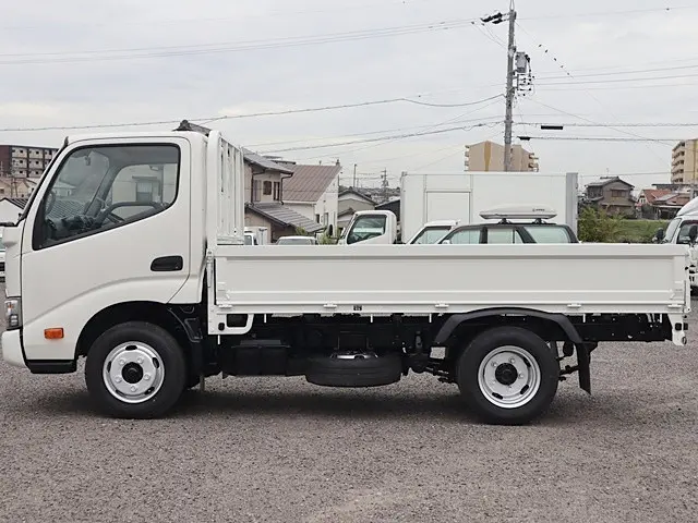 トヨタ ダイナ TKG-XZC605(2WD)の写真9