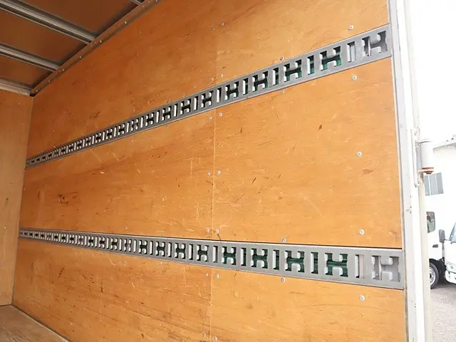 三菱 キャンター TPG-FBA20(2WD)の写真13