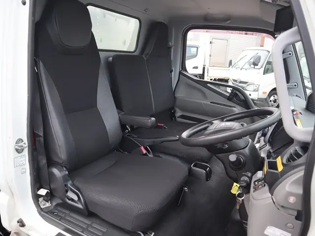 三菱 キャンター TPG-FBA20(2WD)の写真33