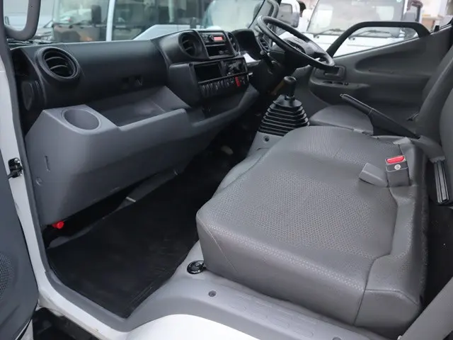 日野 デュトロ 2RG-XZU605M(2WD)の写真31