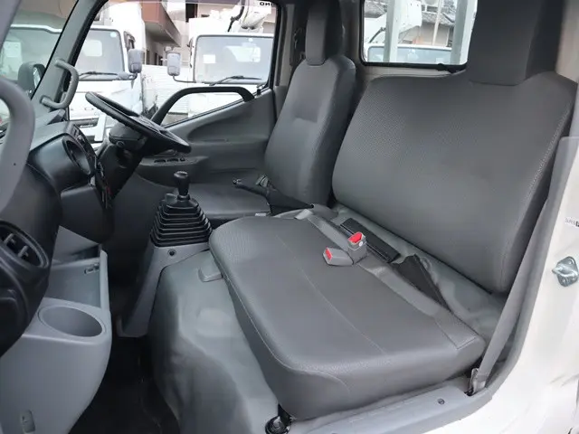 日野 デュトロ 2RG-XZU605M(2WD)の写真32