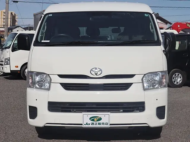 トヨタ ハイエース 3BA-TRH214W(2WD)の写真3