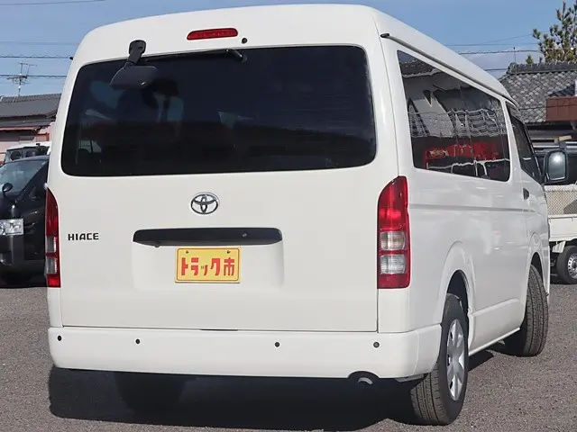 トヨタ ハイエース 3BA-TRH214W(2WD)の写真5