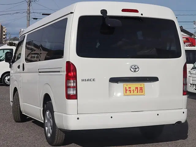トヨタ ハイエース 3BA-TRH214W(2WD)の写真7