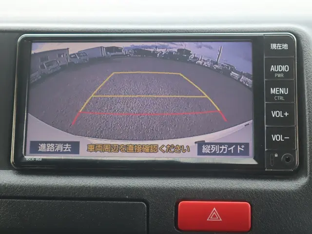 トヨタ ハイエース 3BA-TRH214W(2WD)の写真17