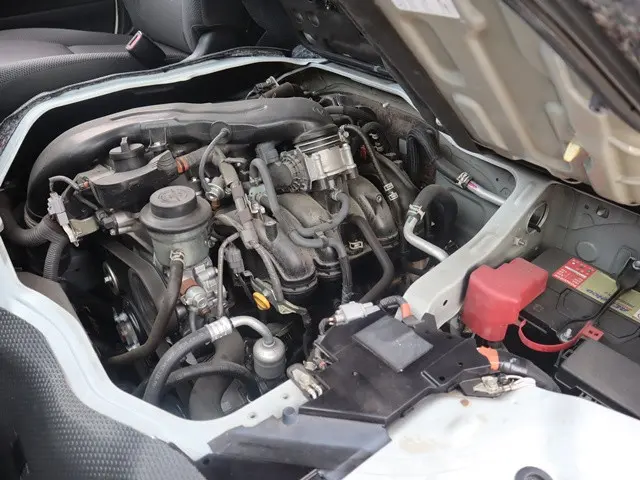 トヨタ ハイエース 3BA-TRH214W(2WD)の写真18
