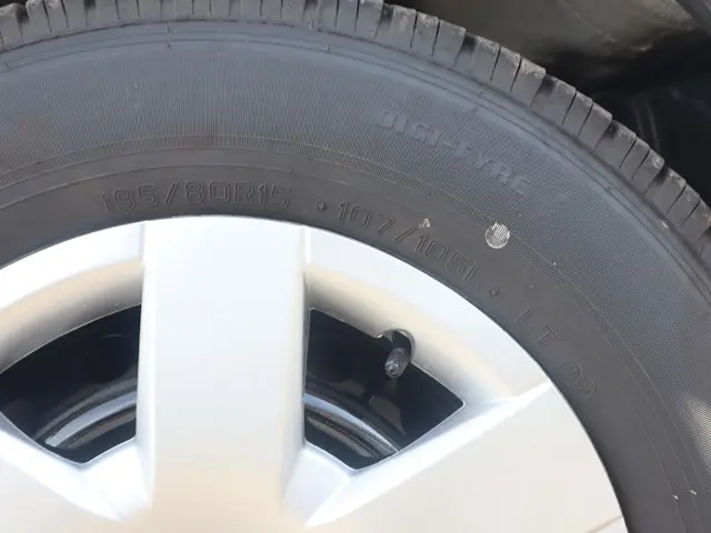 トヨタ ハイエース 3BA-TRH214W(2WD)の写真22