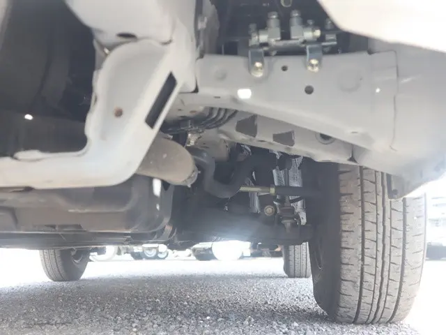 トヨタ ハイエース 3BA-TRH214W(2WD)の写真25