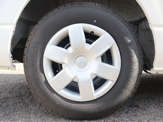 トヨタ ハイエース 3BA-TRH214W(2WD)の写真30