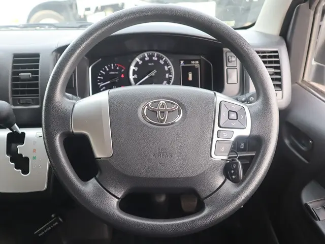 トヨタ ハイエース 3BA-TRH214W(2WD)の写真36