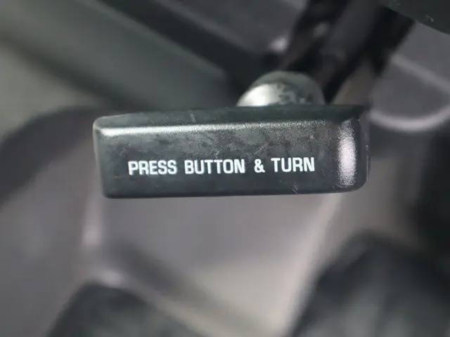 トヨタ ハイエース 3BA-TRH214W(2WD)の写真40