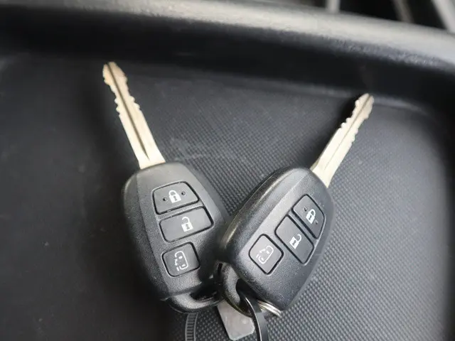 トヨタ ハイエース 3BA-TRH214W(2WD)の写真42