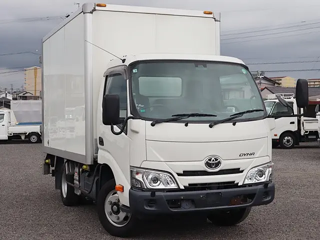 トヨタ ダイナ 2RG-XZU605(2WD)の写真2