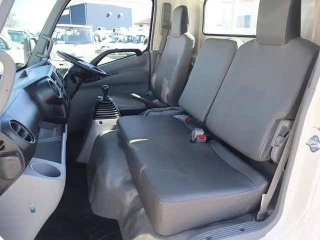 日野 デュトロ 2RG-XZU710M(2WD)の写真32