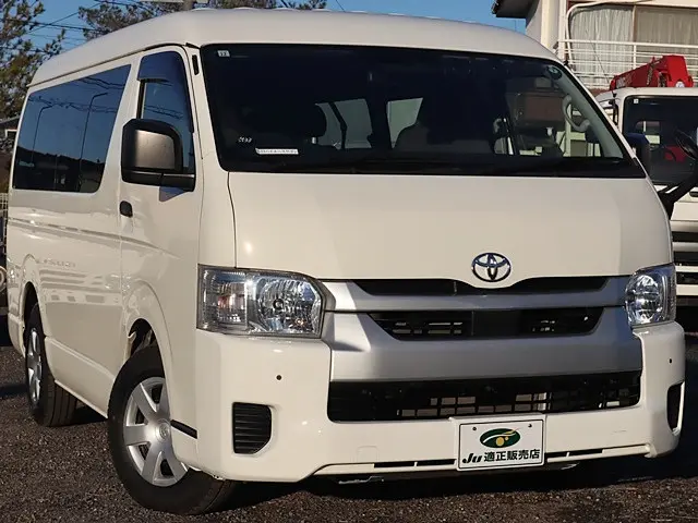 トヨタ ハイエース 3BA-TRH214W(2WD)の写真4