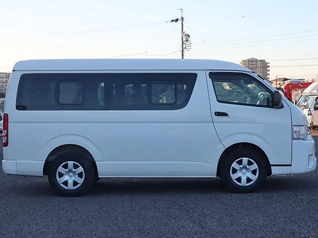 トヨタ ハイエース 3BA-TRH214W(2WD)の写真8