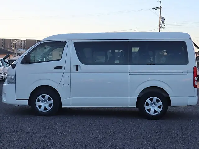 トヨタ ハイエース 3BA-TRH214W(2WD)の写真9
