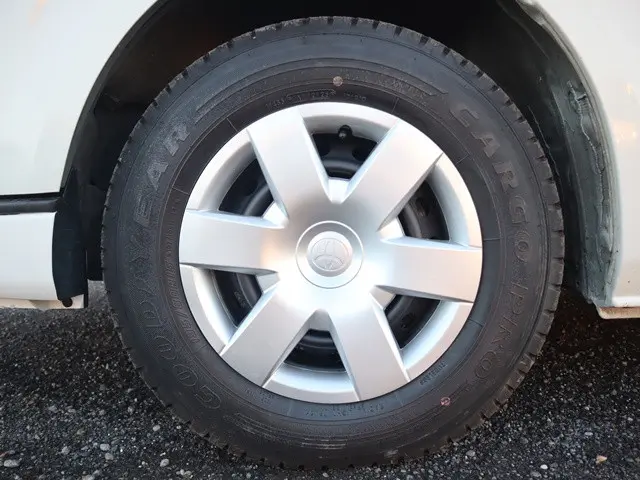 トヨタ ハイエース 3BA-TRH214W(2WD)の写真26