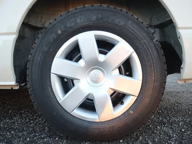 トヨタ ハイエース 3BA-TRH214W(2WD)の写真27