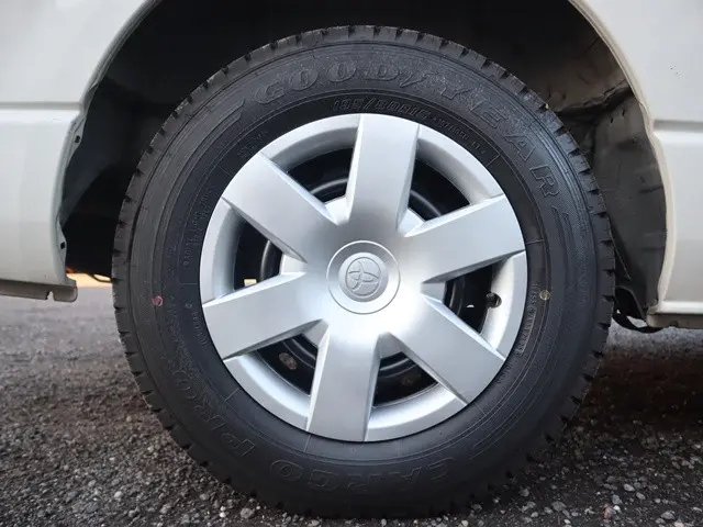 トヨタ ハイエース 3BA-TRH214W(2WD)の写真30