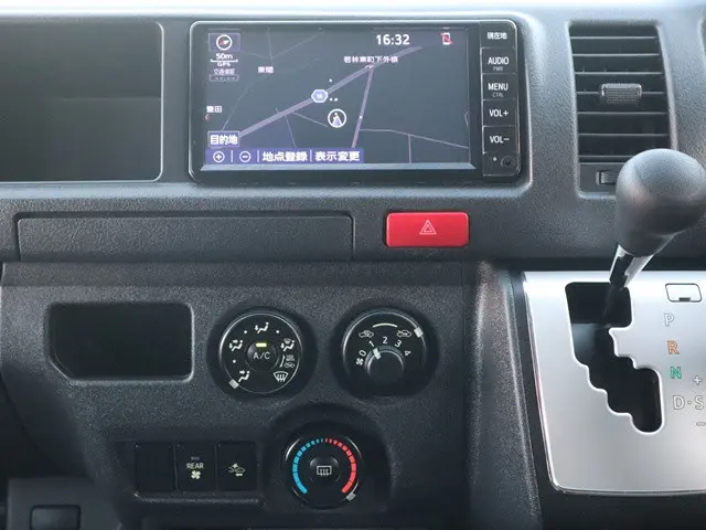 トヨタ ハイエース 3BA-TRH214W(2WD)の写真38