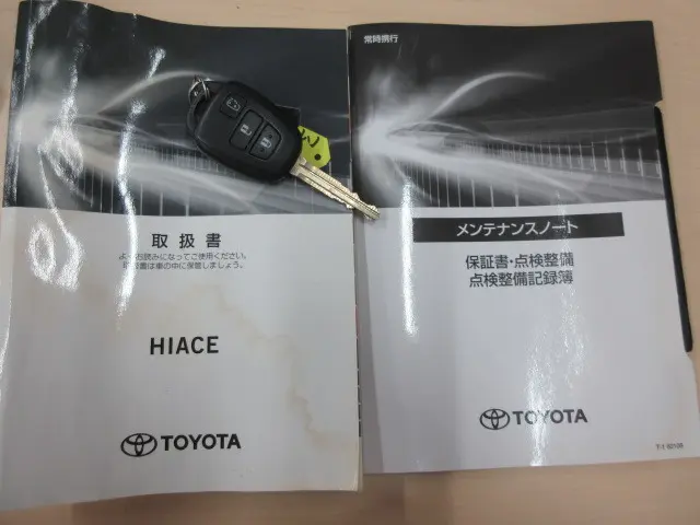 トヨタ ハイエース 3BA-TRH214W(2WD)の写真43