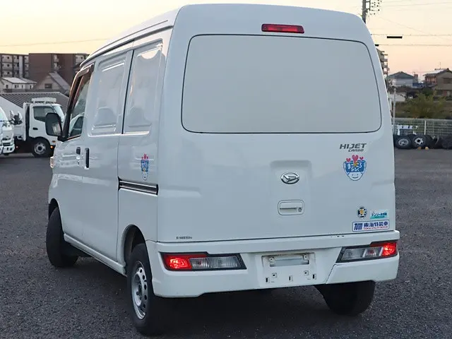 ダイハツ ハイゼットトラック 3BD-S331V(4WD)の写真3