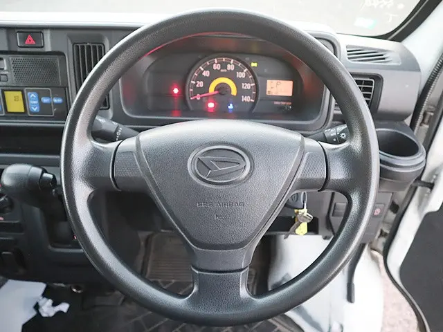 ダイハツ ハイゼットトラック 3BD-S331V(4WD)の写真4