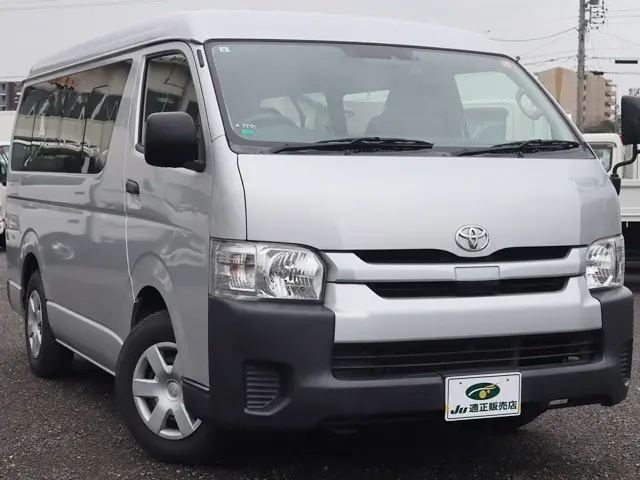 トヨタ ハイエース CBA-TRH214W(2WD)の写真2