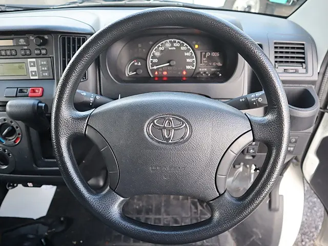 トヨタ タウンエーストラック 5BF-S403U(2WD)の写真4