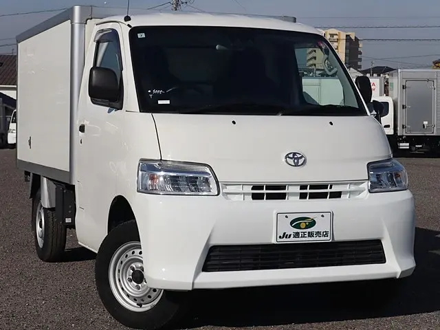 トヨタ タウンエーストラック 5BF-S403U(2WD)の写真4