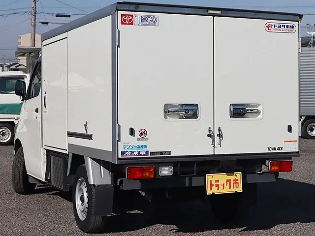 トヨタ タウンエーストラック 5BF-S403U(2WD)の写真7