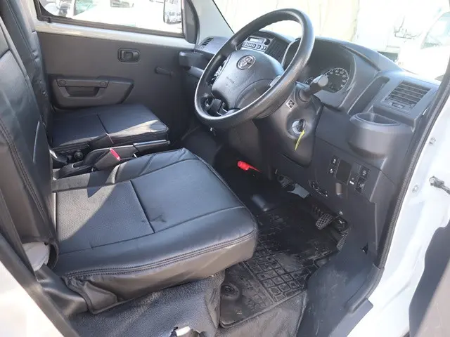 トヨタ タウンエーストラック 5BF-S403U(2WD)の写真32
