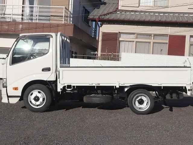 トヨタ ダイナ 2RG-XZC605(2WD)の写真9