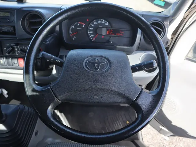 トヨタ ダイナ TKG-XZC605(2WD)の写真4