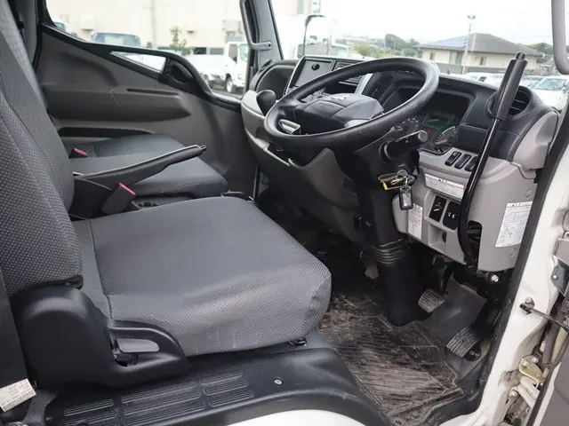 三菱 キャンター TPG-FBA60(2WD)の写真30