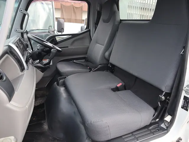 三菱 キャンター TPG-FBA60(2WD)の写真33