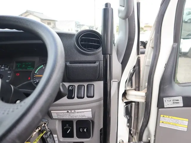 三菱 キャンター TPG-FBA60(2WD)の写真39