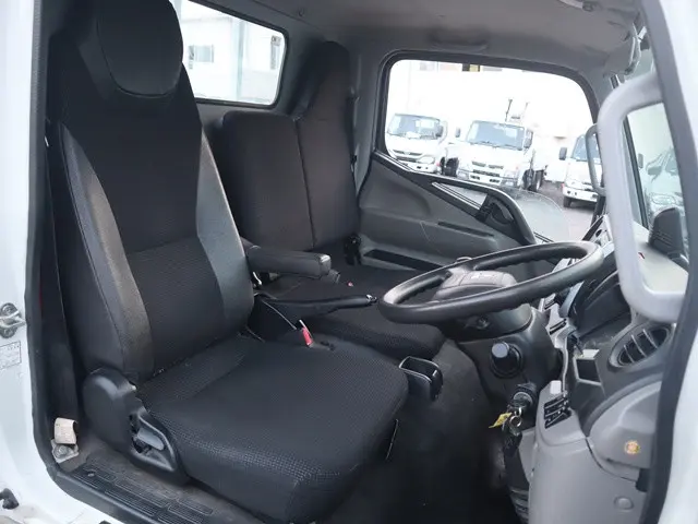 三菱 キャンター 2RG-FBA20の写真32