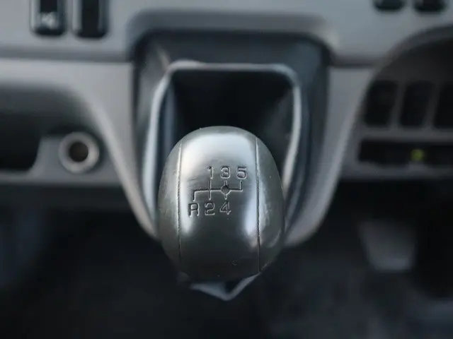 三菱 キャンター 2RG-FBA20の写真36